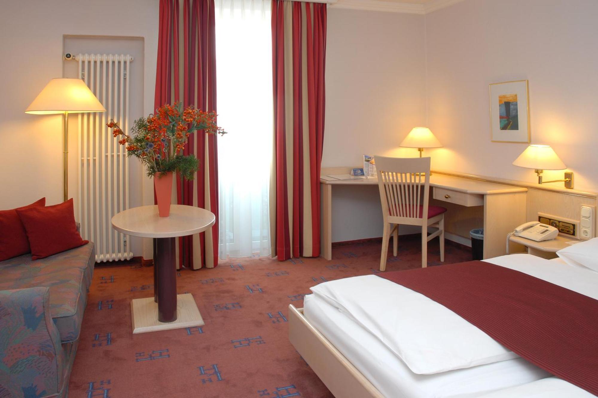 Hotel Garni Lindacher Hof Burghausen Kültér fotó